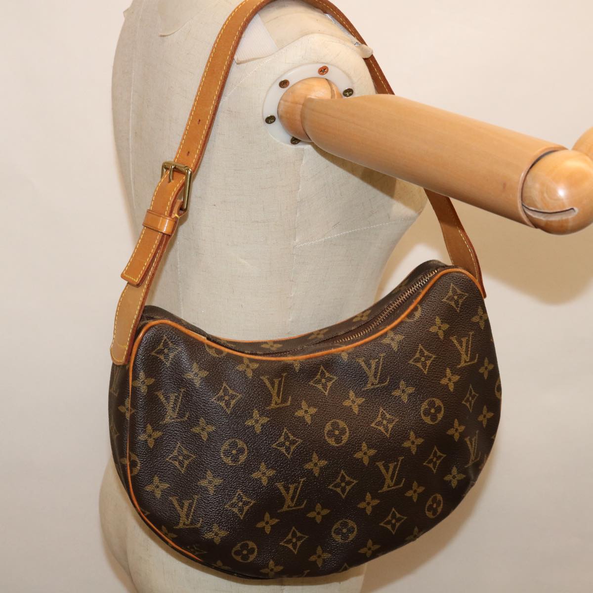 LOUIS VUITTON Monogram Croissant MM Shoulder Bag M51512 LV Auth 66863