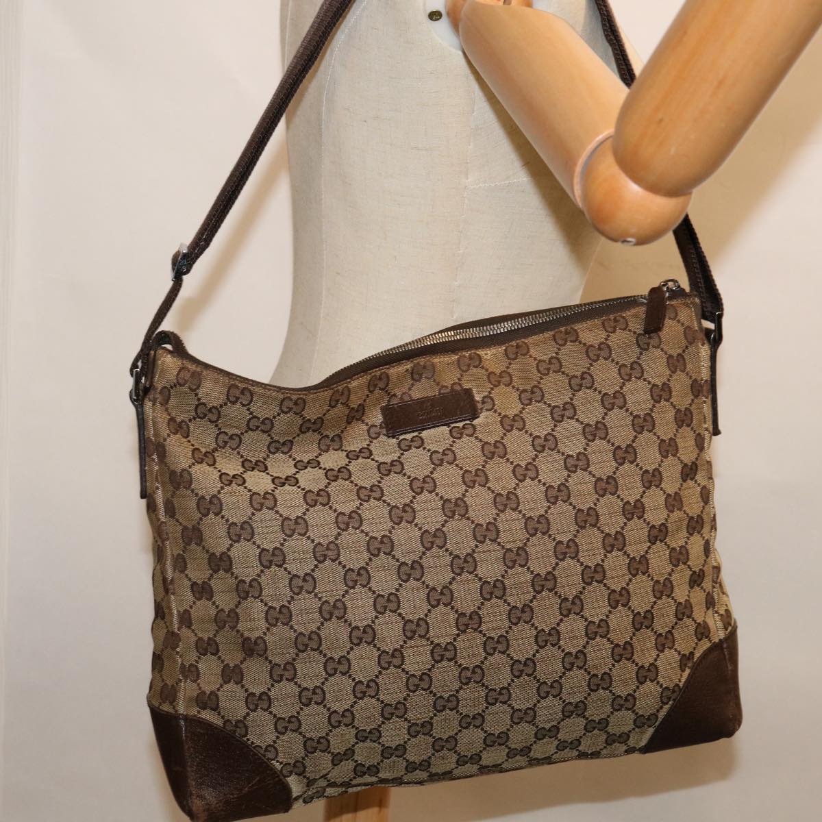 GUCCI GG Canvas Shoulder Bag Beige 110054 Auth 66933