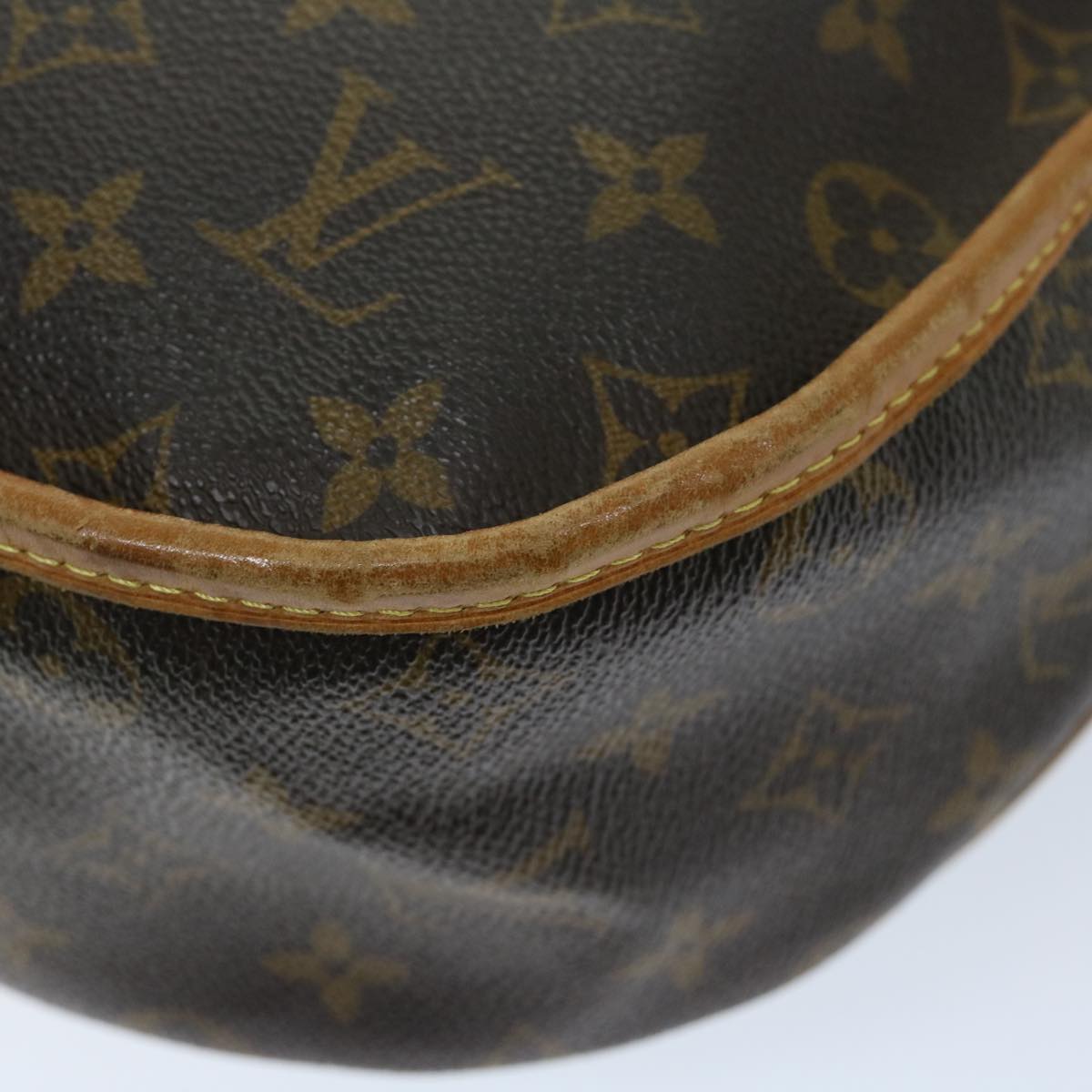 LOUIS VUITTON Monogram Menilmontant MM Shoulder Bag M40473 LV Auth 67025