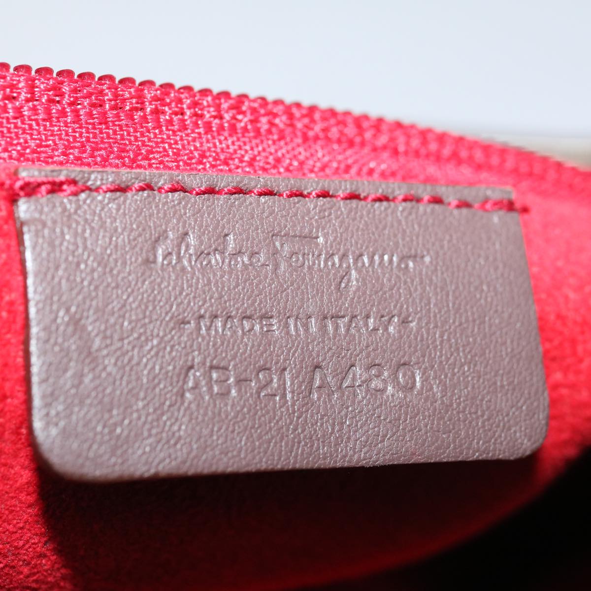 Salvatore Ferragamo Gancini Hand Bag Patent leather Khaki Auth 67073