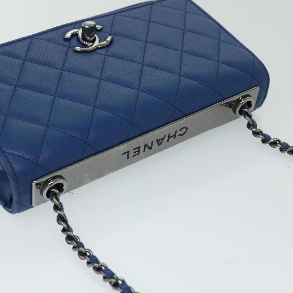 CHANEL Matelasse Chain Shoulder Bag Leather Blue CC Auth 67176A