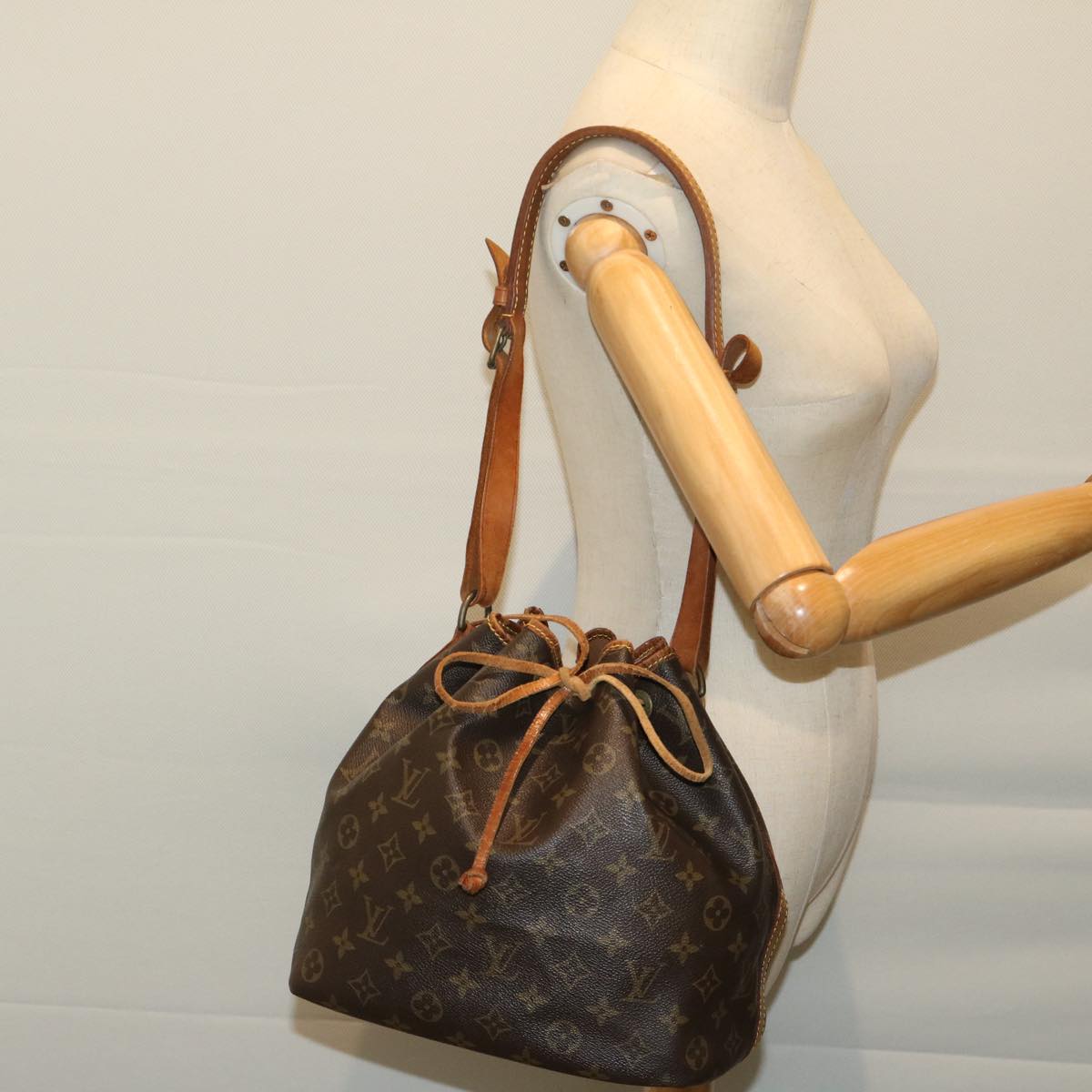 LOUIS VUITTON Monogram Petit Noe Shoulder Bag M42226 LV Auth 67261