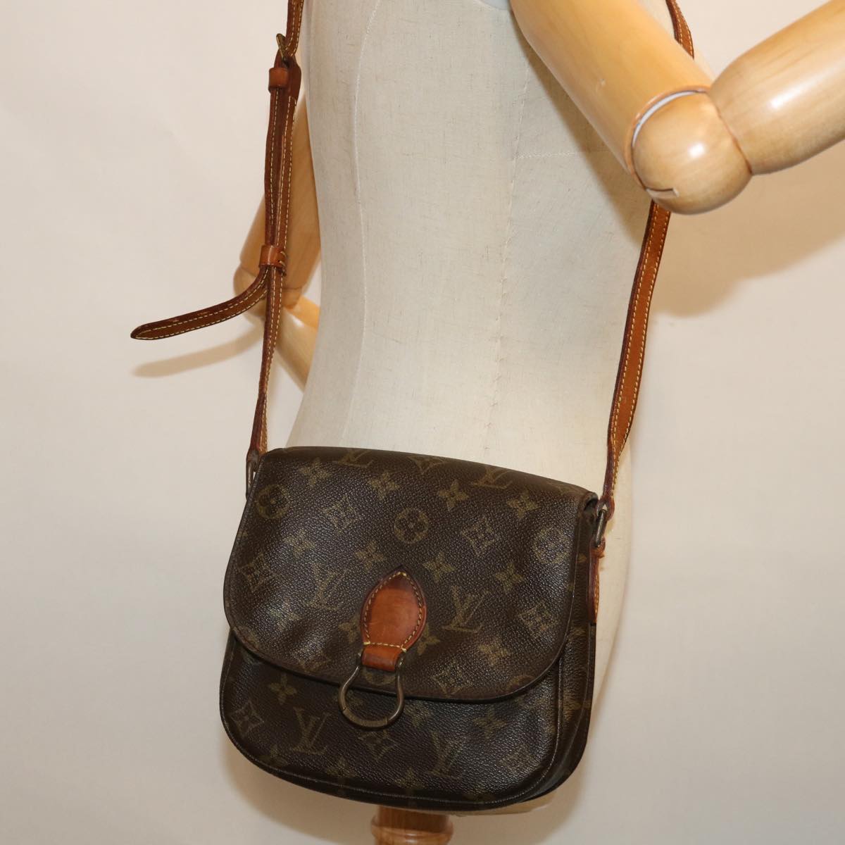 LOUIS VUITTON Monogram Saint Cloud MM Shoulder Bag M51243 LV Auth 67382