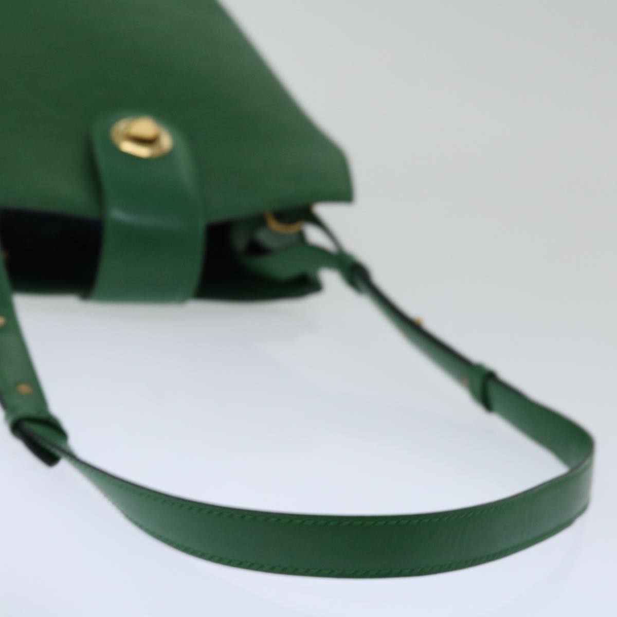 LOUIS VUITTON Epi Cluny Shoulder Bag Green M52254 LV Auth 67463