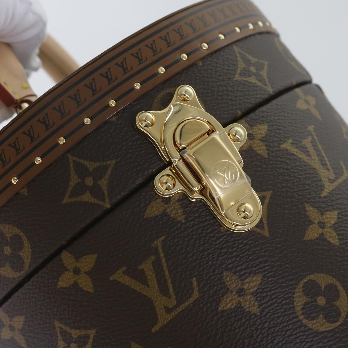 LOUIS VUITTON Monogram Vesque Cannes Hand Bag M10244 LV Auth 67472S