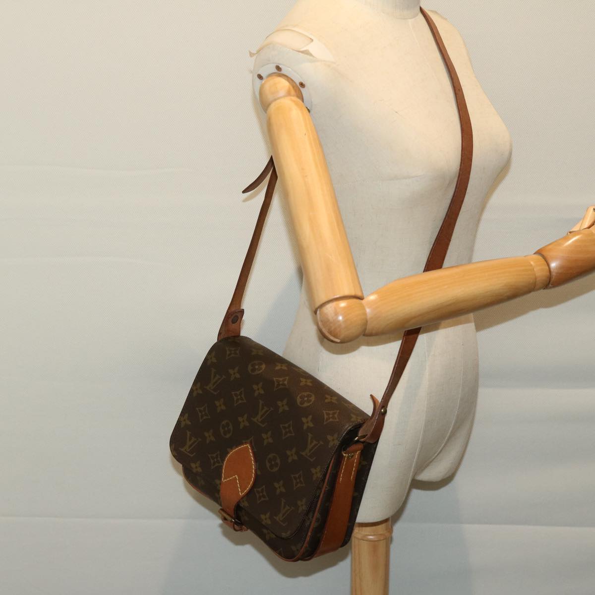 LOUIS VUITTON Monogram Cartouchiere MM Shoulder Bag M51253 LV Auth 67593