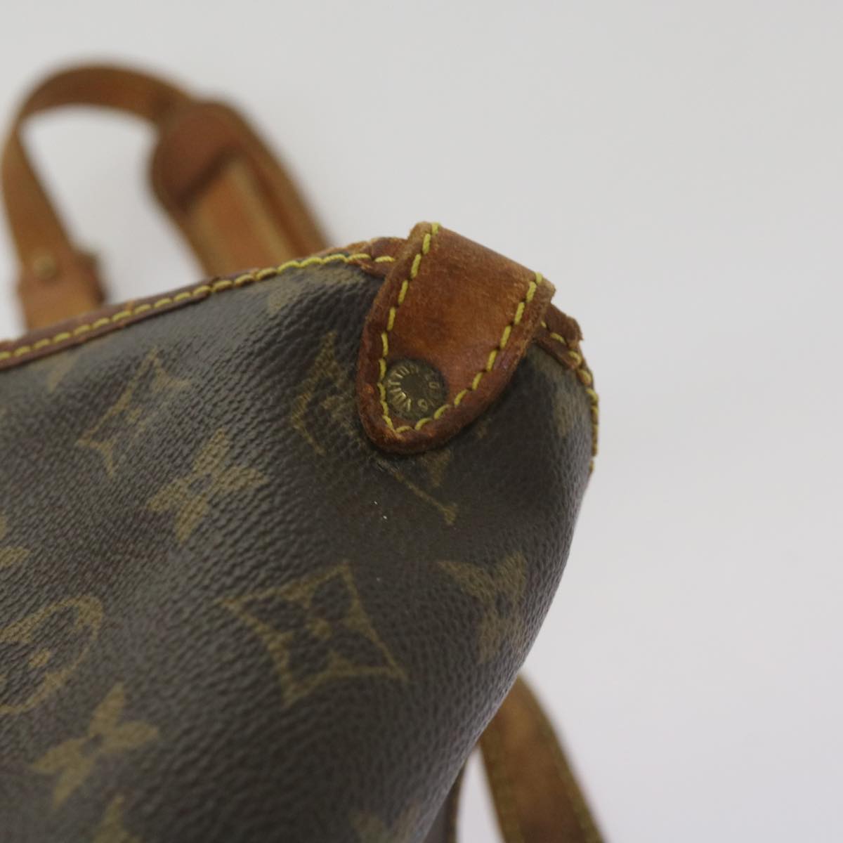 LOUIS VUITTON Monogram Saumur 30 Shoulder Bag M42256 LV Auth 67596