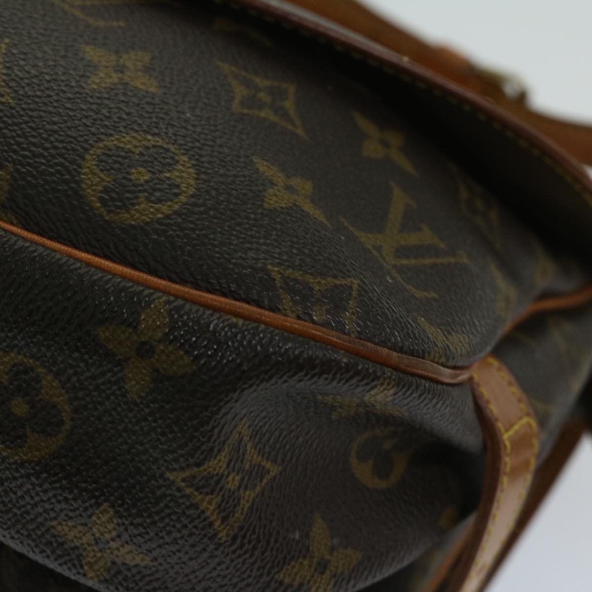 LOUIS VUITTON Monogram Saumur 30 Shoulder Bag M42256 LV Auth 67639