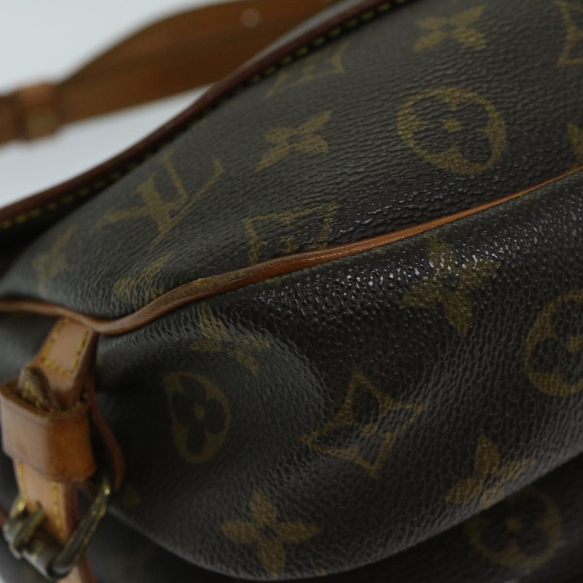 LOUIS VUITTON Monogram Saumur 30 Shoulder Bag M42256 LV Auth 67639