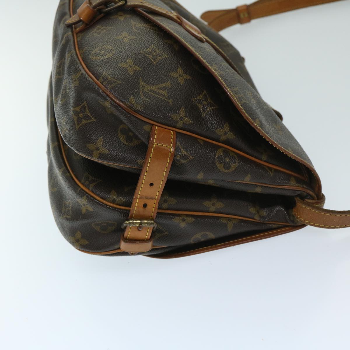 LOUIS VUITTON Monogram Saumur 30 Shoulder Bag M42256 LV Auth 67639