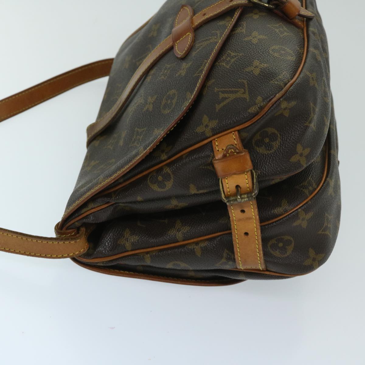 LOUIS VUITTON Monogram Saumur 30 Shoulder Bag M42256 LV Auth 67639