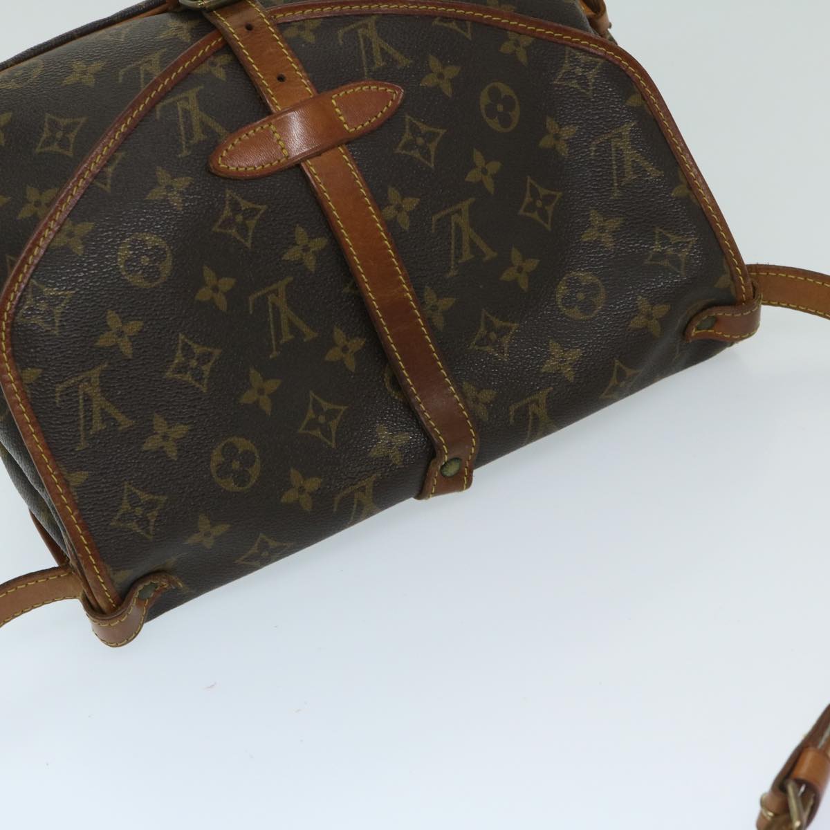 LOUIS VUITTON Monogram Saumur 30 Shoulder Bag M42256 LV Auth 67639