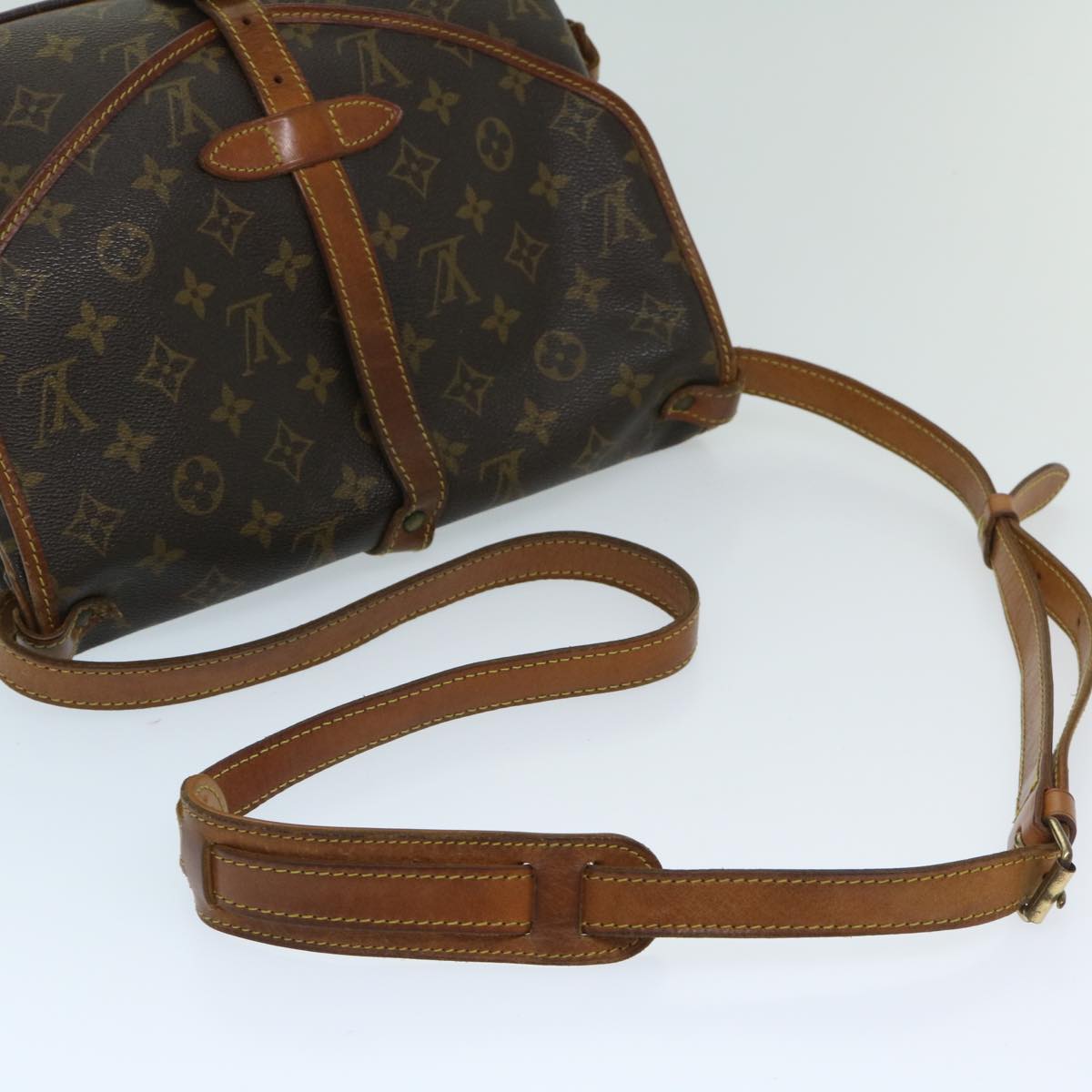 LOUIS VUITTON Monogram Saumur 30 Shoulder Bag M42256 LV Auth 67639