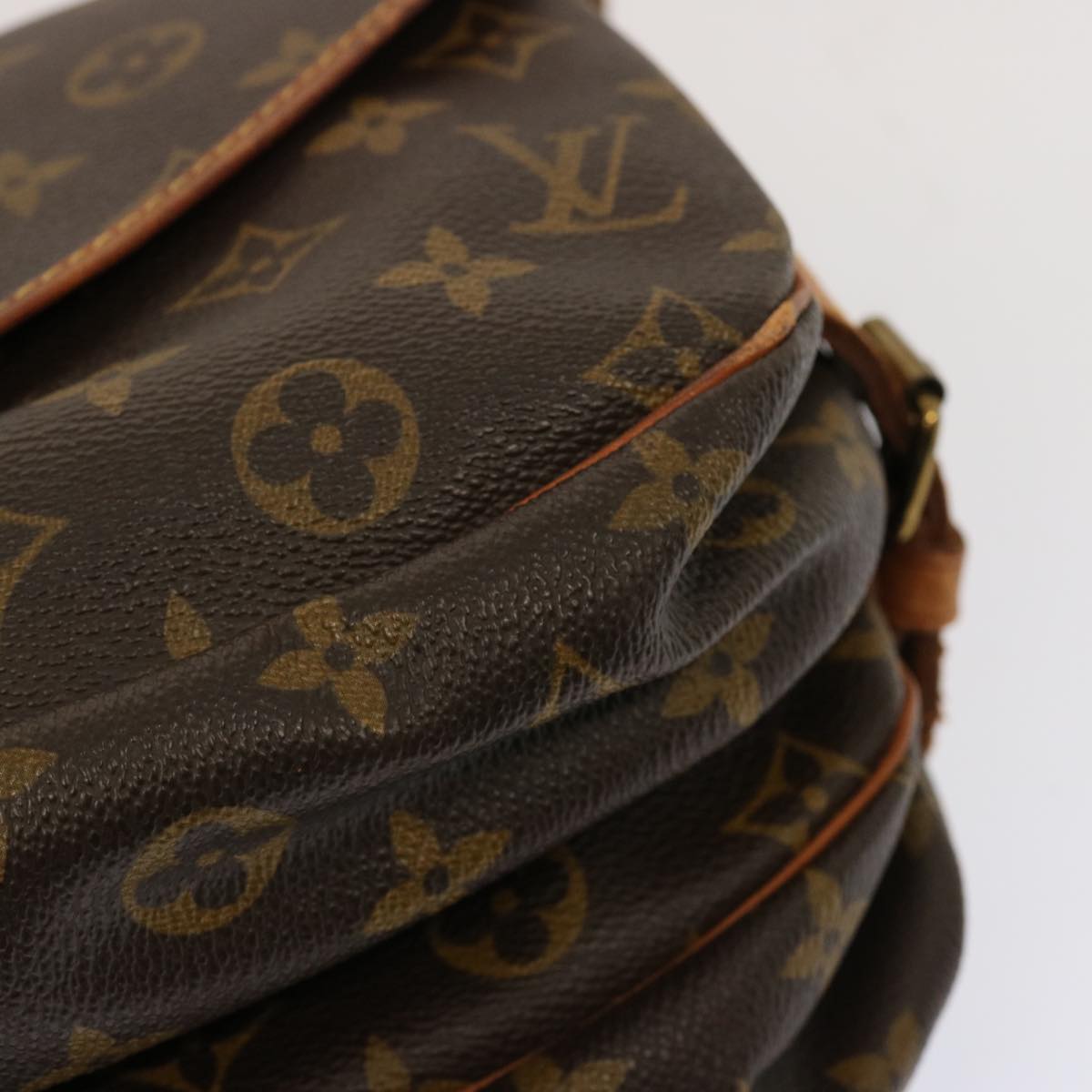 LOUIS VUITTON Monogram Saumur 30 Shoulder Bag M42256 LV Auth 67640