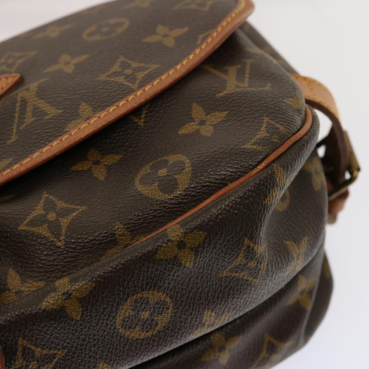 LOUIS VUITTON Monogram Saumur 30 Shoulder Bag M42256 LV Auth 67640