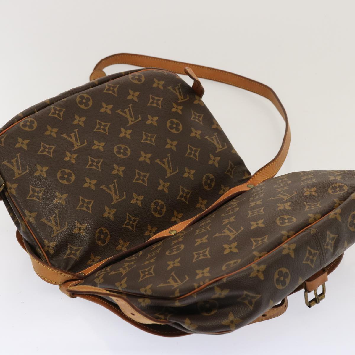 LOUIS VUITTON Monogram Saumur 30 Shoulder Bag M42256 LV Auth 67640