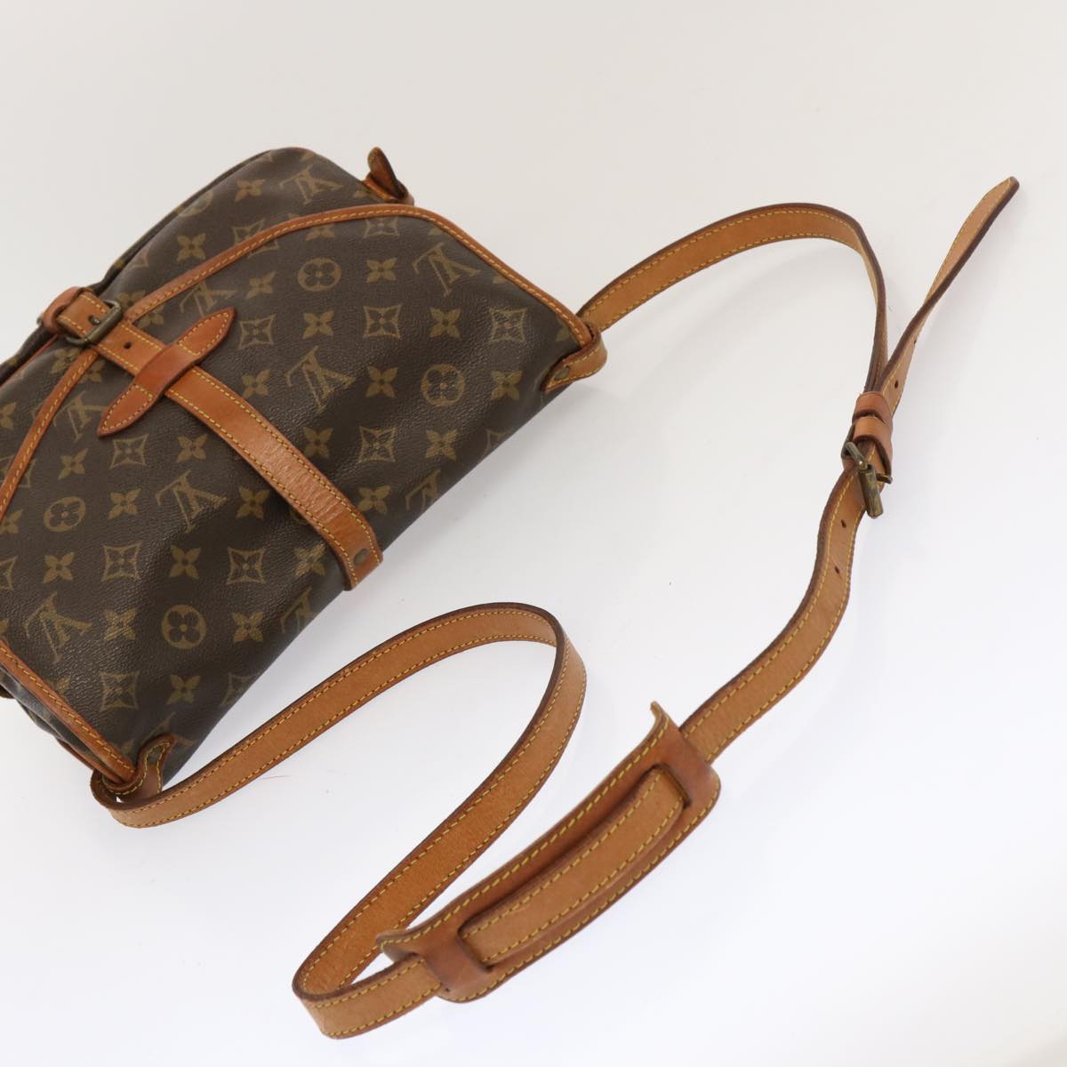 LOUIS VUITTON Monogram Saumur 30 Shoulder Bag M42256 LV Auth 67640