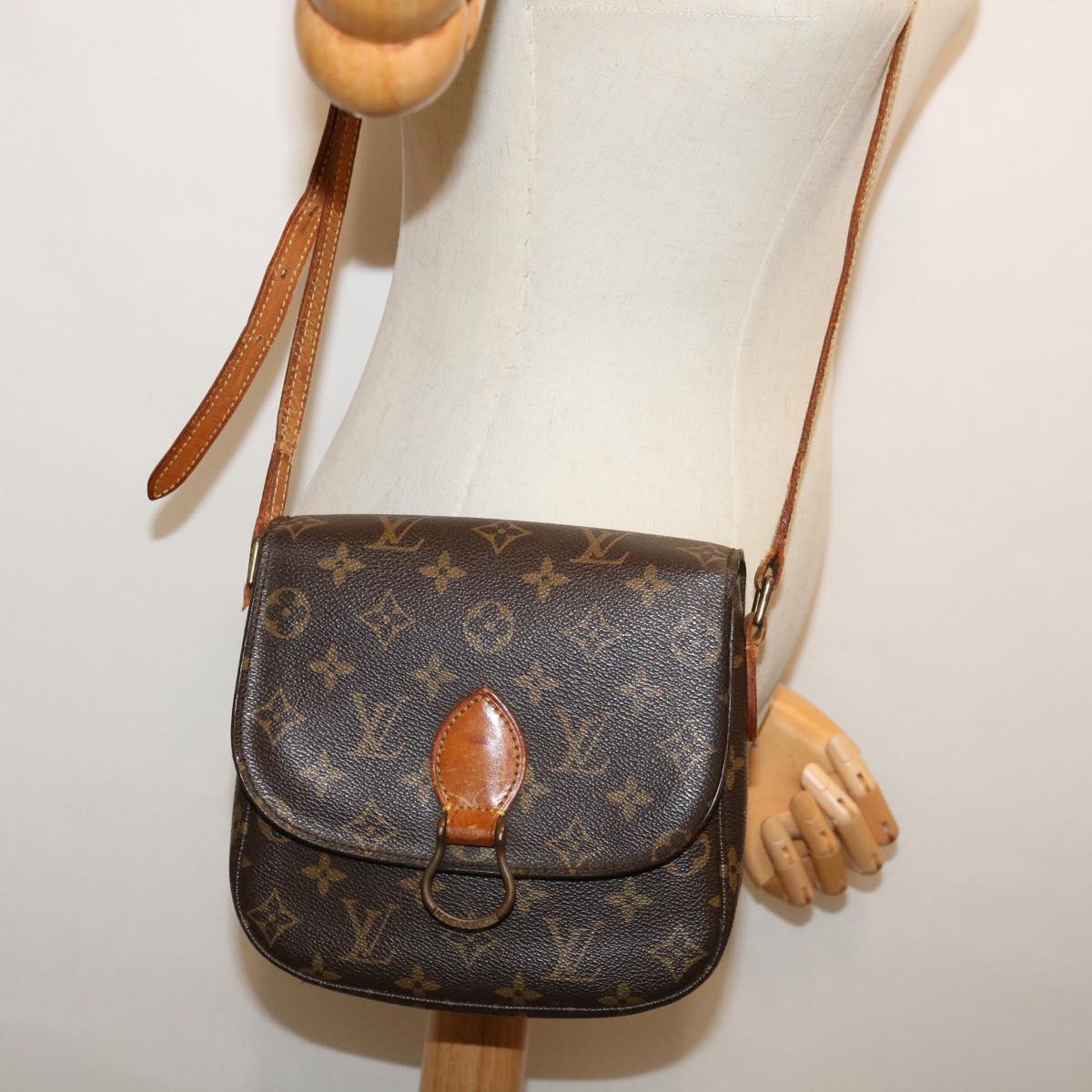 LOUIS VUITTON Monogram Saint Cloud MM Shoulder Bag M51243 LV Auth 67726