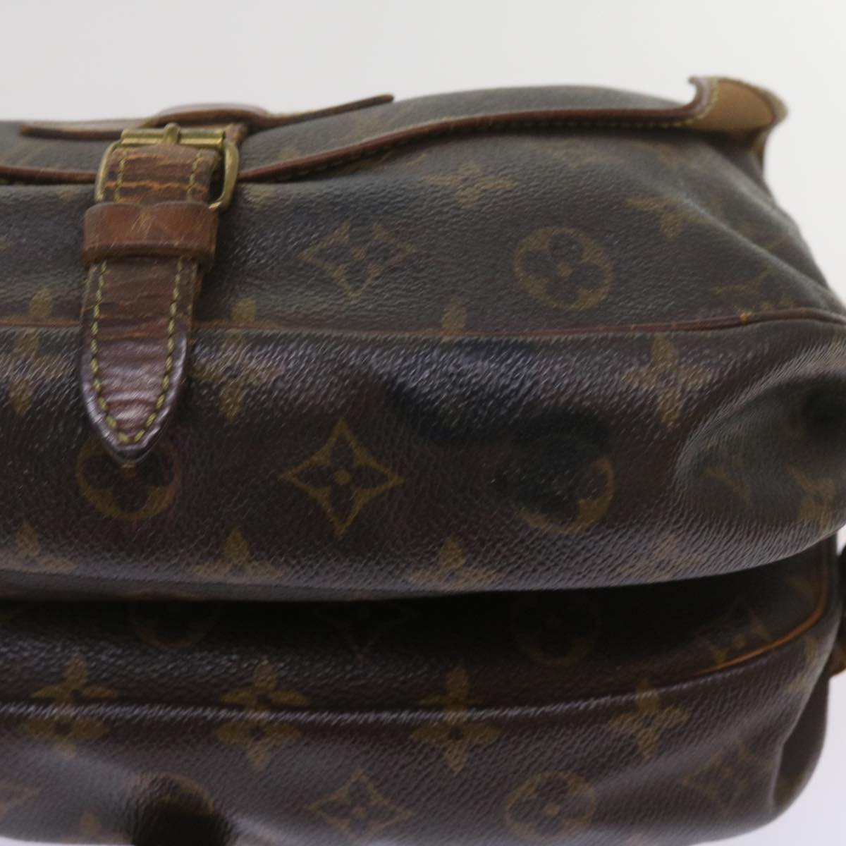 LOUIS VUITTON Monogram Saumur 30 Shoulder Bag M42256 LV Auth 67852