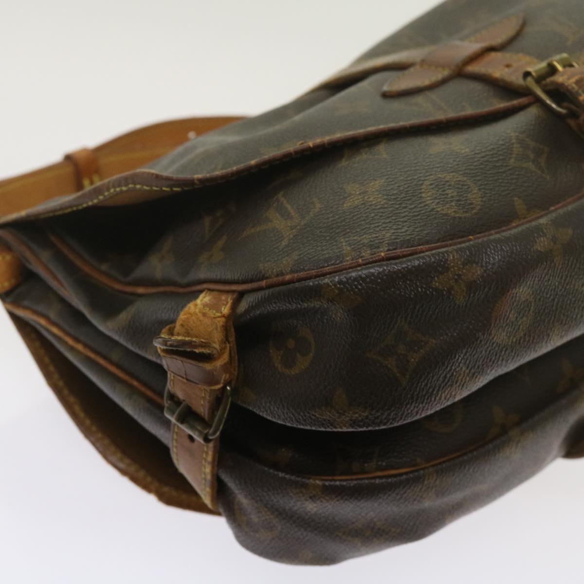 LOUIS VUITTON Monogram Saumur 30 Shoulder Bag M42256 LV Auth 67852