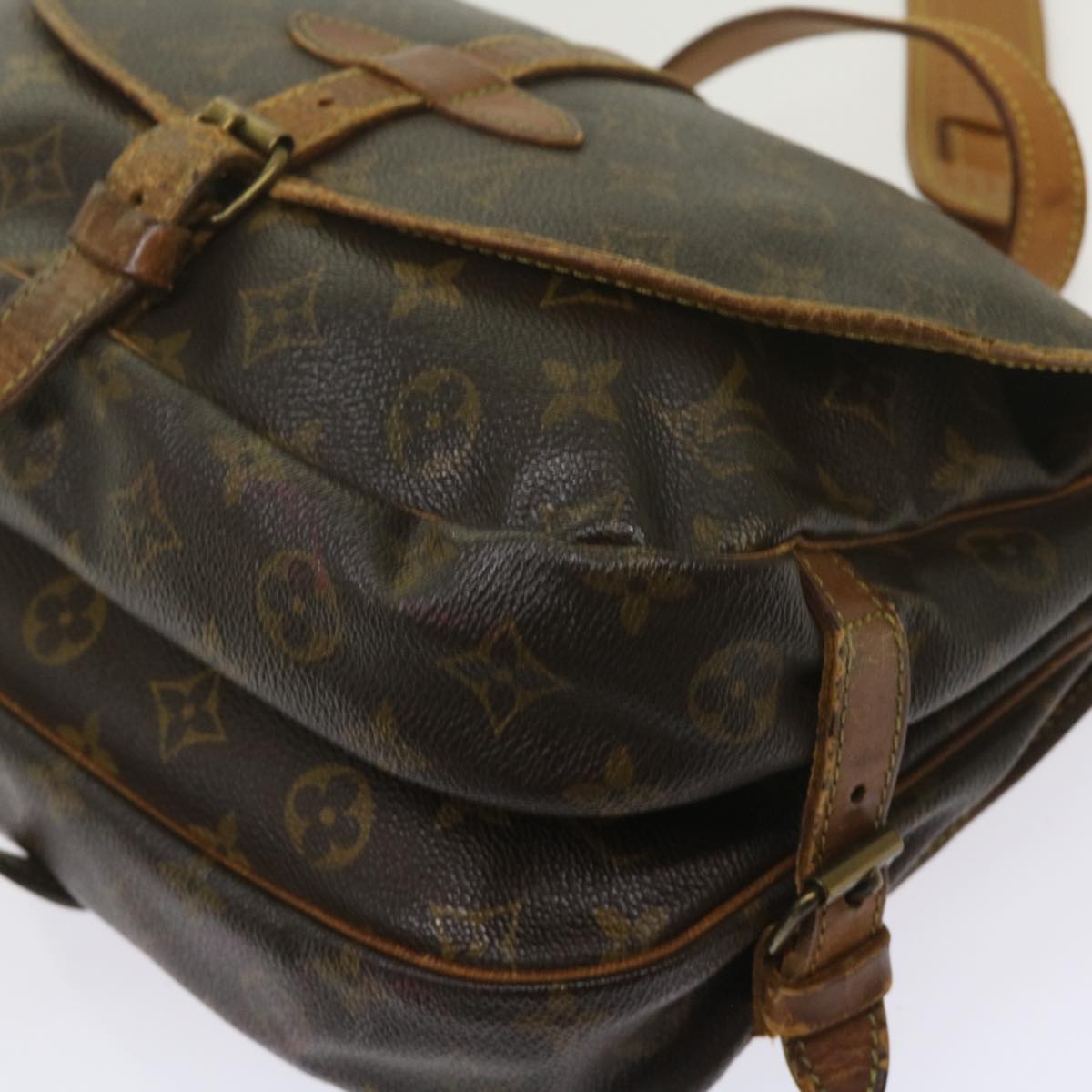 LOUIS VUITTON Monogram Saumur 30 Shoulder Bag M42256 LV Auth 67852