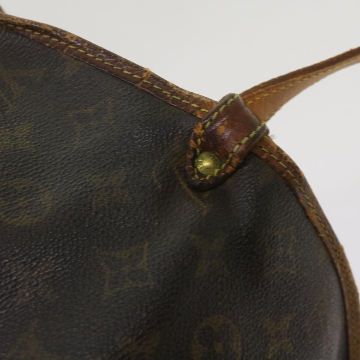 LOUIS VUITTON Monogram Saumur 30 Shoulder Bag M42256 LV Auth 67852