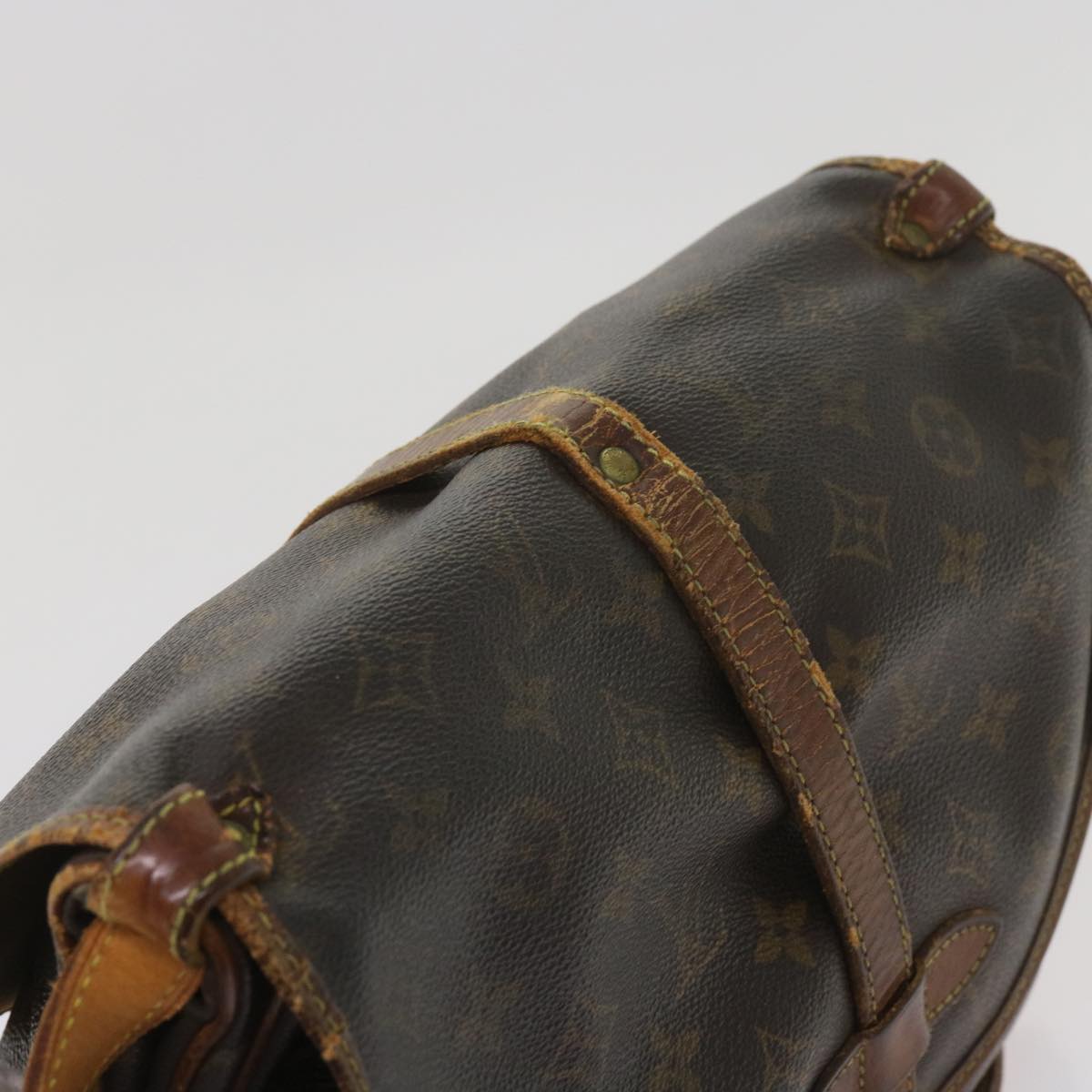 LOUIS VUITTON Monogram Saumur 30 Shoulder Bag M42256 LV Auth 67852