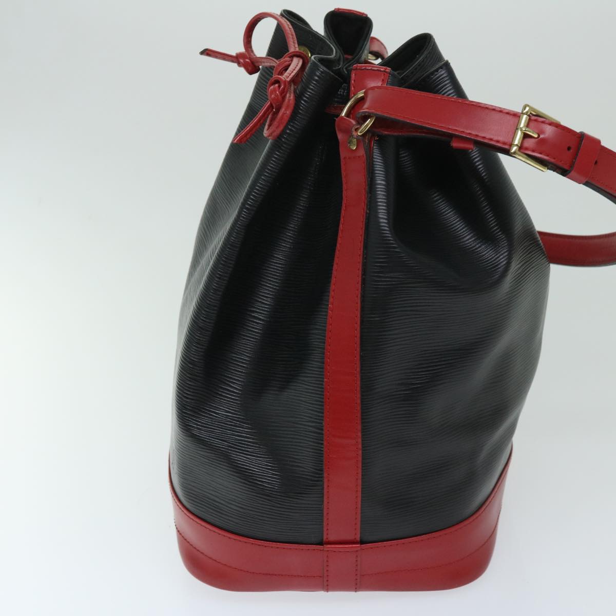 LOUIS VUITTON Epi Noe Shoulder Bag Bicolor Black Red M44017 LV Auth 67853