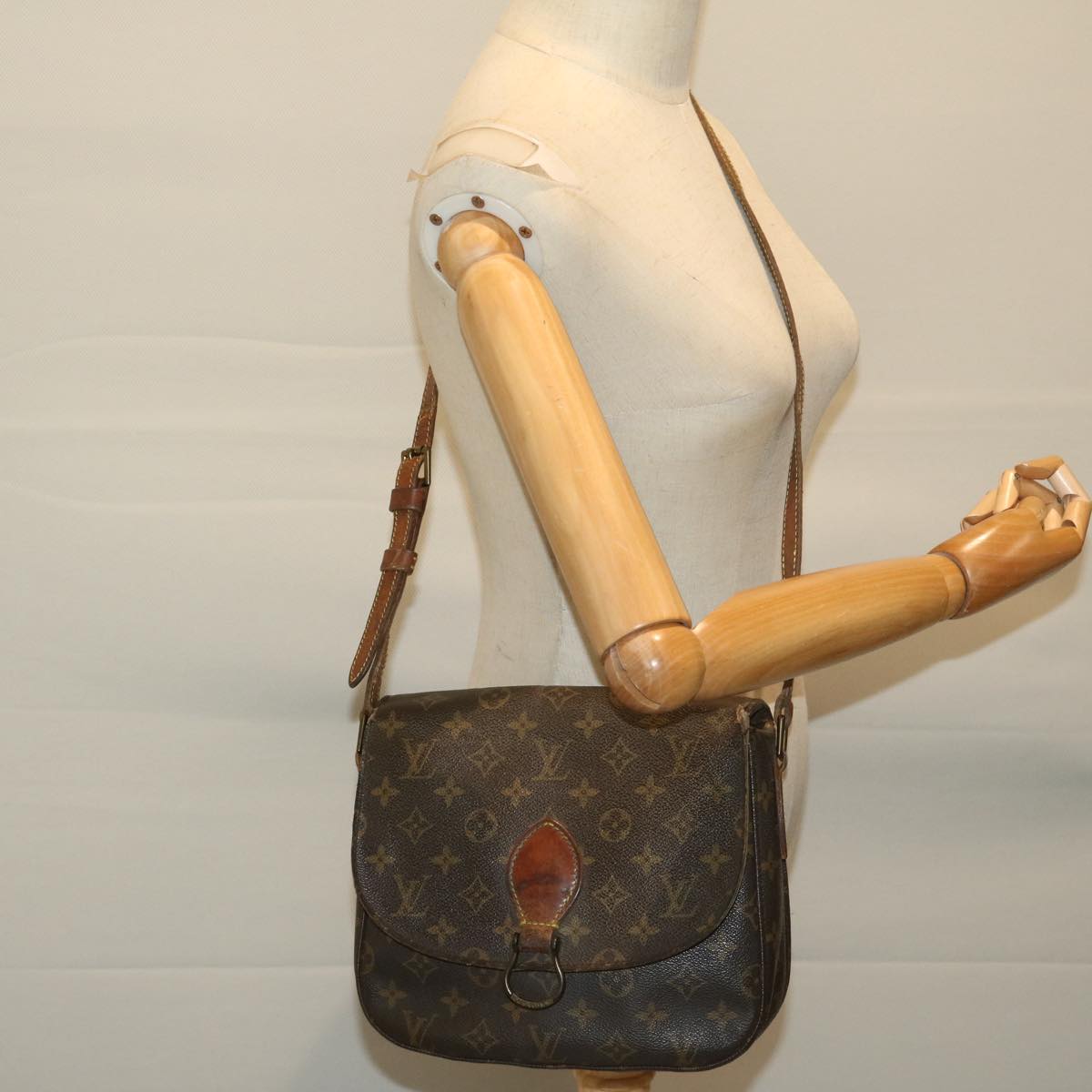 LOUIS VUITTON Monogram Saint Cloud GM Shoulder Bag M51242 LV Auth 67890