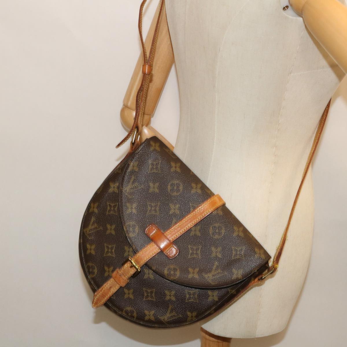 LOUIS VUITTON Monogram Chantilly MM Shoulder Bag M51233 LV Auth 67891