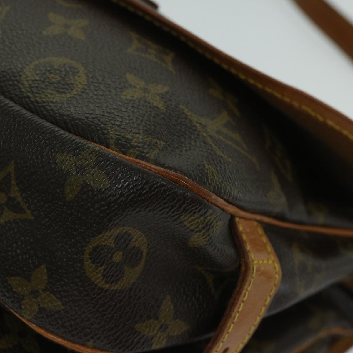 LOUIS VUITTON Monogram Saumur 30 Shoulder Bag M42256 LV Auth 67918