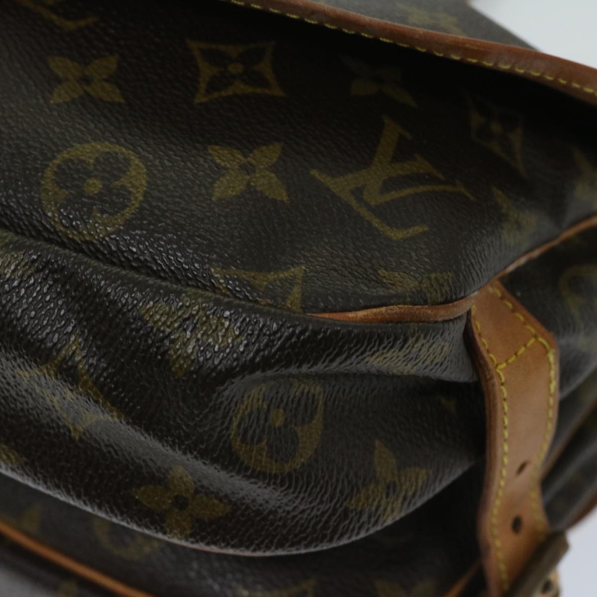 LOUIS VUITTON Monogram Saumur 30 Shoulder Bag M42256 LV Auth 67918