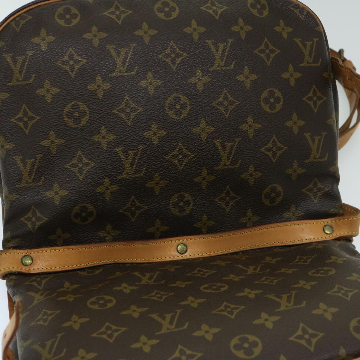 LOUIS VUITTON Monogram Saumur 30 Shoulder Bag M42256 LV Auth 67918