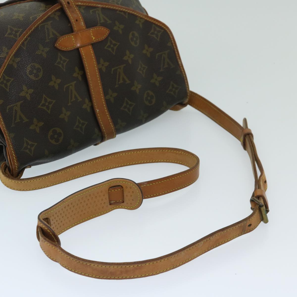 LOUIS VUITTON Monogram Saumur 30 Shoulder Bag M42256 LV Auth 67918