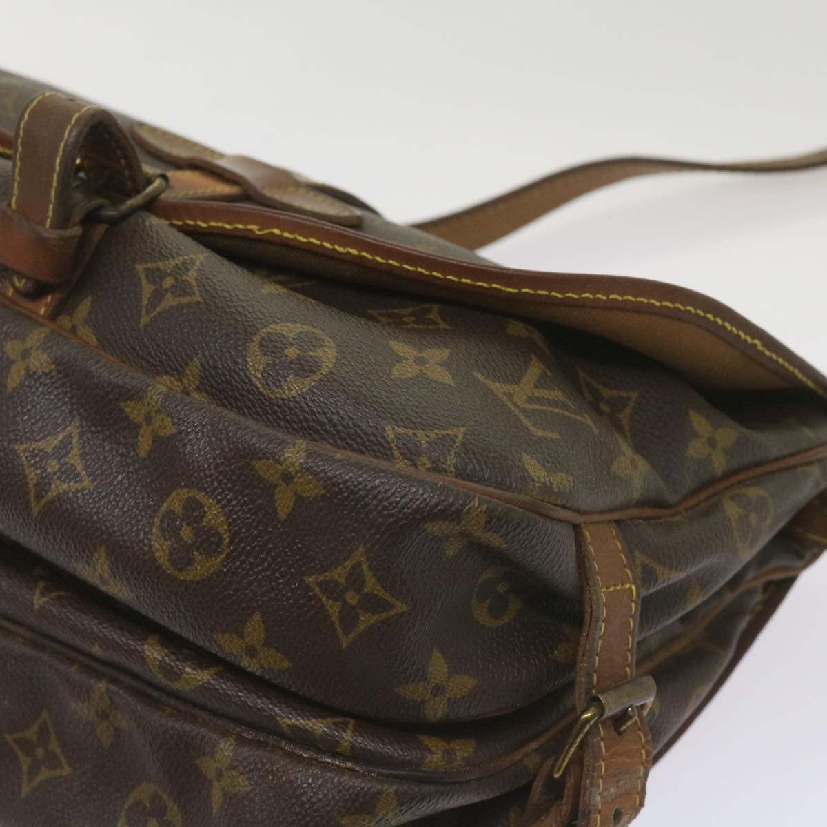 LOUIS VUITTON Monogram Saumur 30 Shoulder Bag M42256 LV Auth 67919