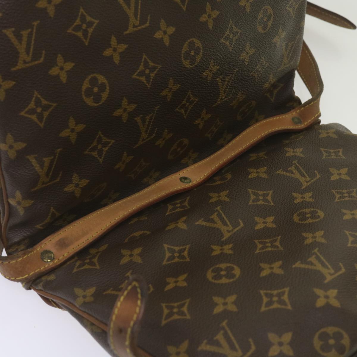 LOUIS VUITTON Monogram Saumur 30 Shoulder Bag M42256 LV Auth 67919