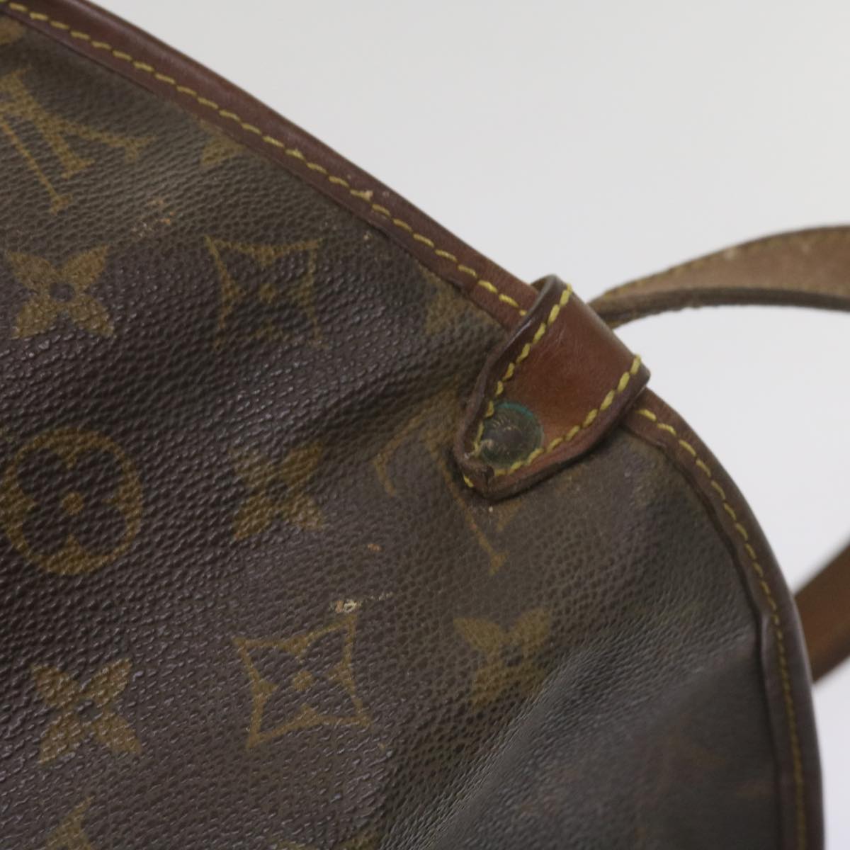 LOUIS VUITTON Monogram Saumur 30 Shoulder Bag M42256 LV Auth 67919