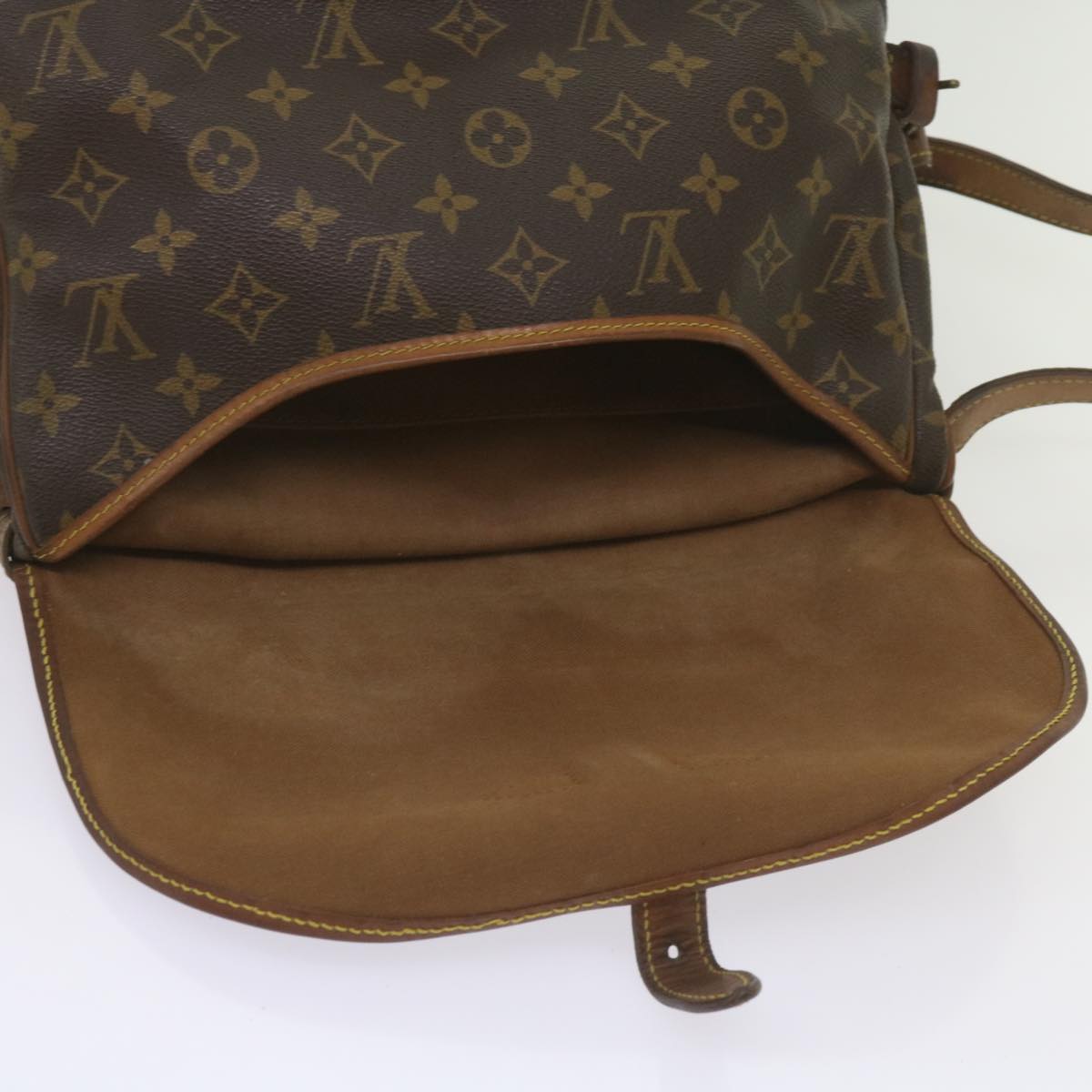 LOUIS VUITTON Monogram Saumur 30 Shoulder Bag M42256 LV Auth 67919