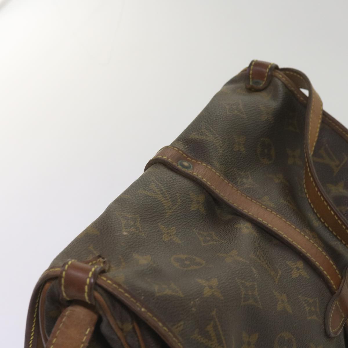 LOUIS VUITTON Monogram Saumur 30 Shoulder Bag M42256 LV Auth 67919