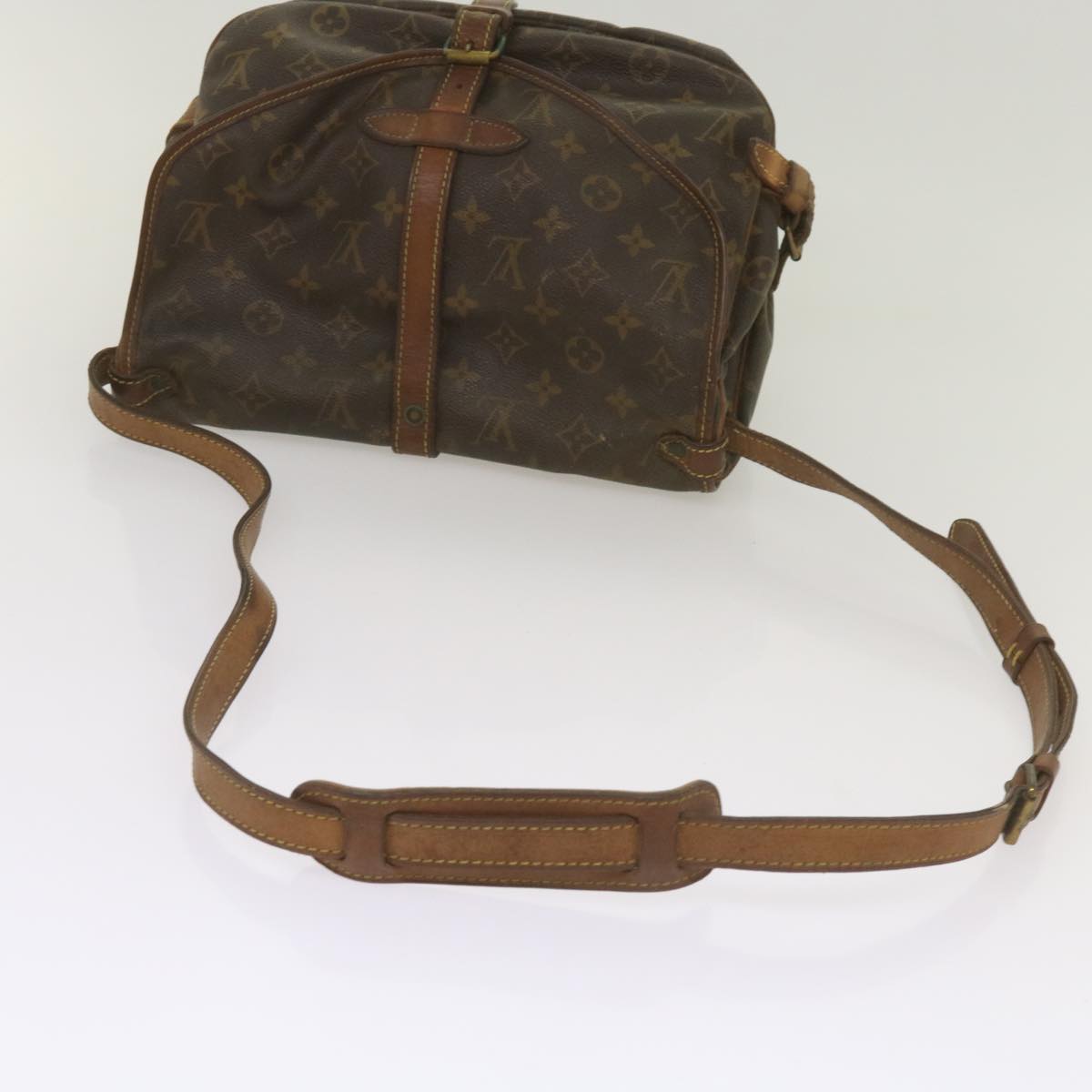 LOUIS VUITTON Monogram Saumur 30 Shoulder Bag M42256 LV Auth 67919