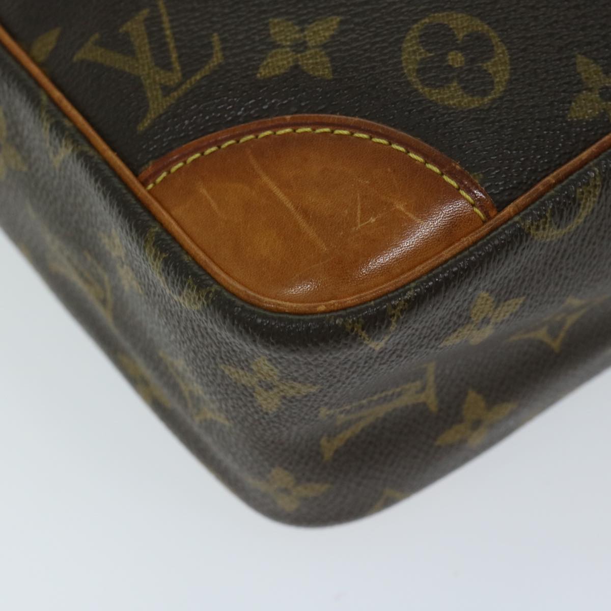 LOUIS VUITTON Monogram Danube MM Shoulder Bag M45264 LV Auth 67920