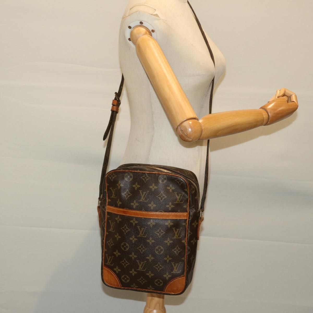 LOUIS VUITTON Monogram Danube MM Shoulder Bag M45264 LV Auth 67920