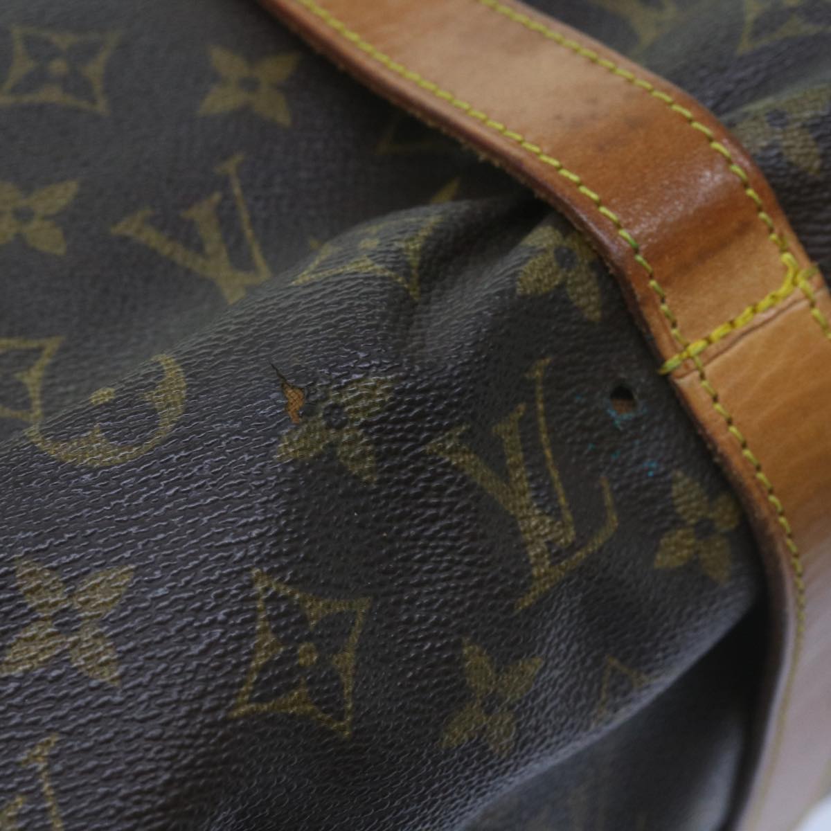 LOUIS VUITTON Monogram Saumur 35 Shoulder Bag M42254 LV Auth 67925