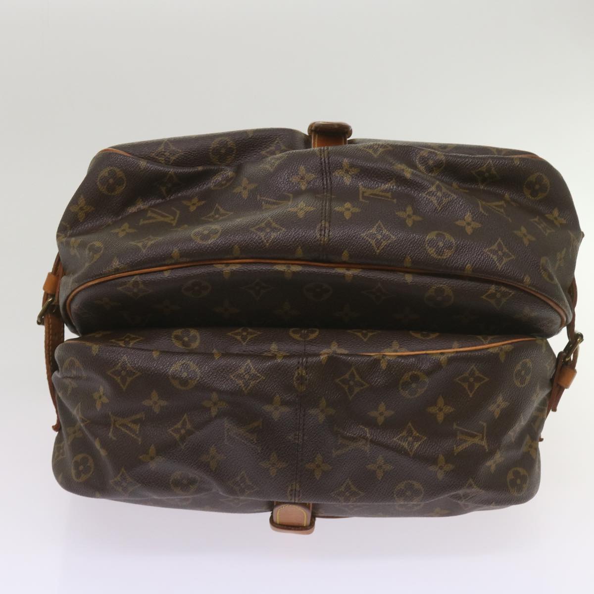 LOUIS VUITTON Monogram Saumur 35 Shoulder Bag M42254 LV Auth 67925