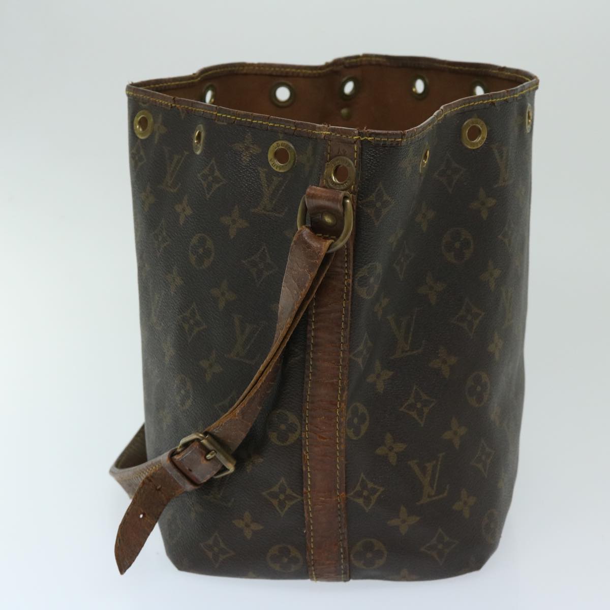 LOUIS VUITTON Monogram Petit Noe Shoulder Bag M42226 LV Auth 67940