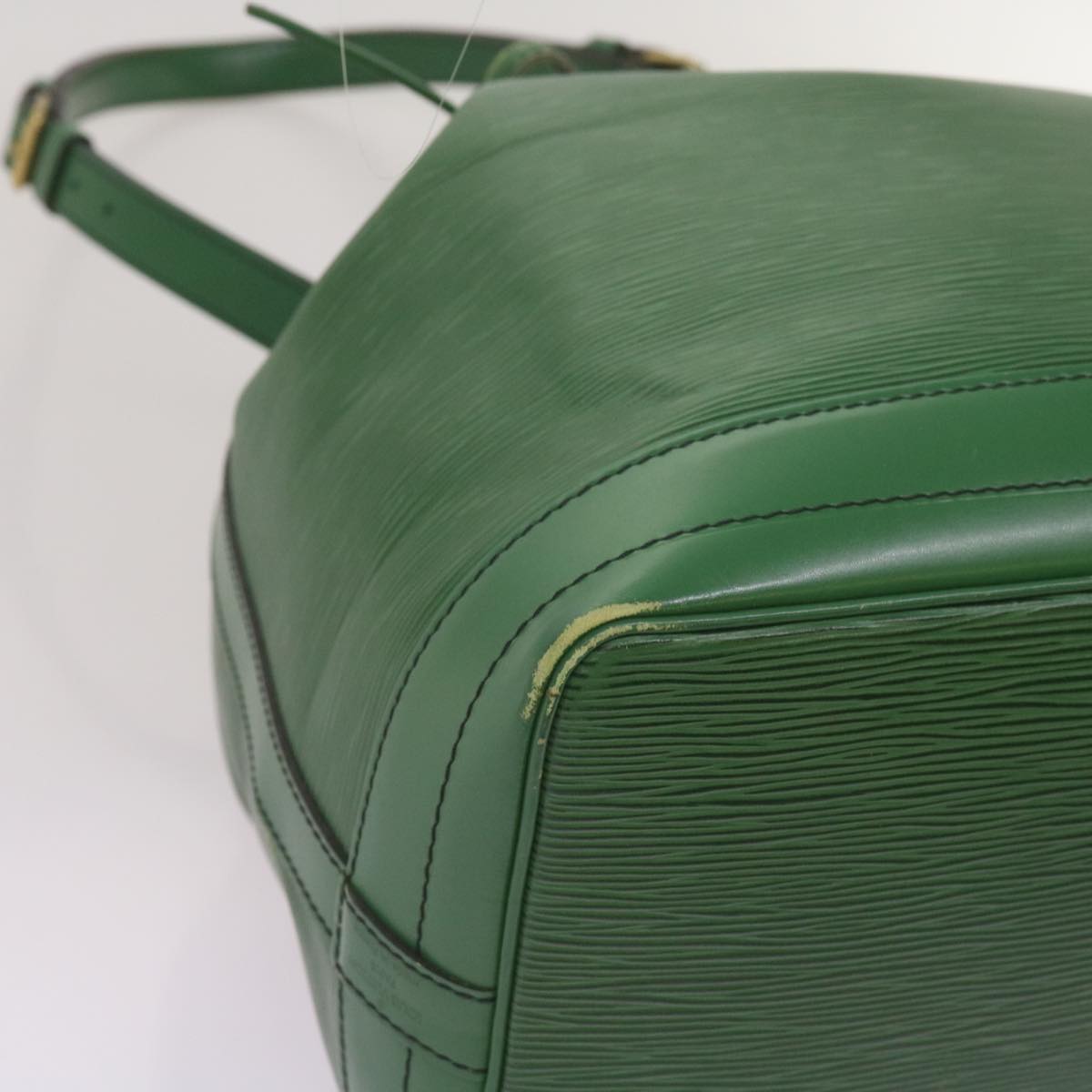 LOUIS VUITTON Epi Noe Shoulder Bag Green M44004 LV Auth 67968