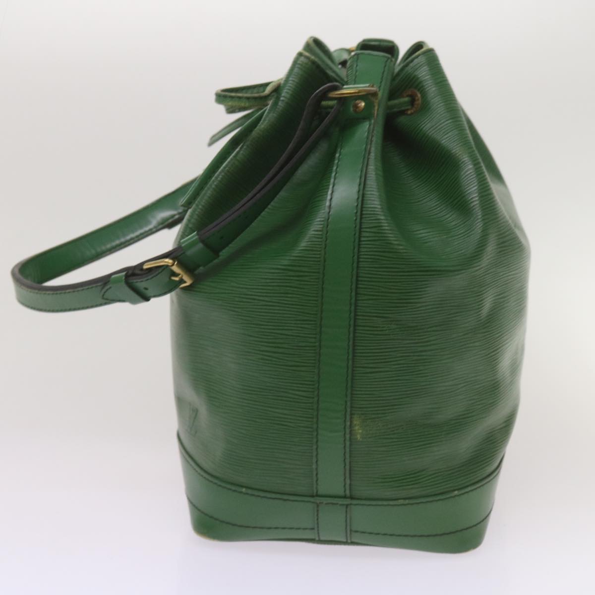 LOUIS VUITTON Epi Noe Shoulder Bag Green M44004 LV Auth 67968