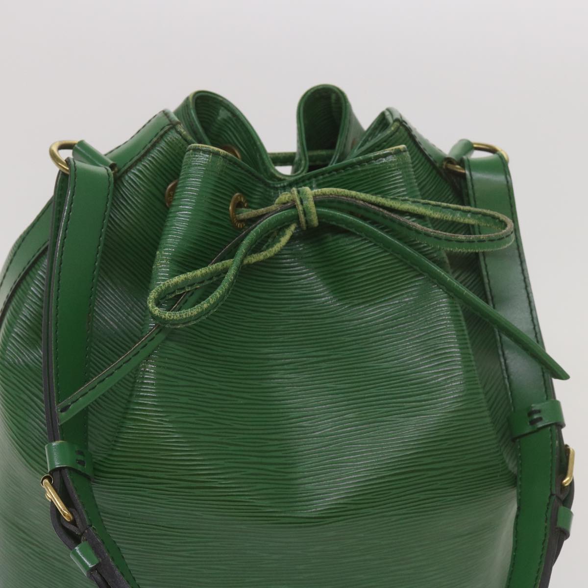 LOUIS VUITTON Epi Noe Shoulder Bag Green M44004 LV Auth 67968