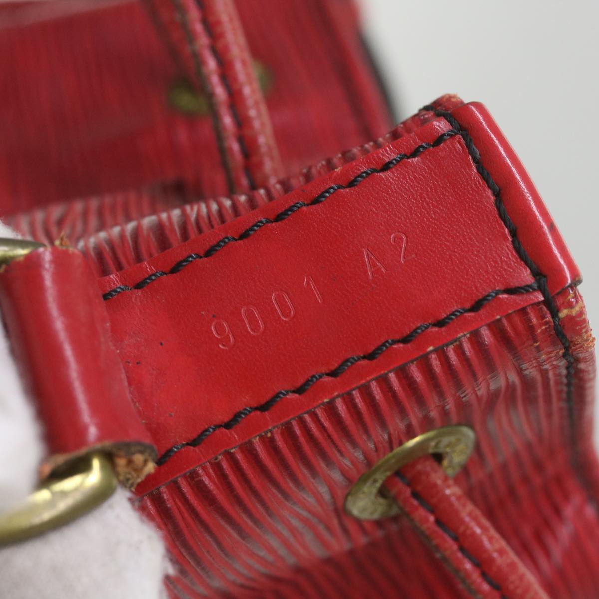 LOUIS VUITTON Epi Noe Shoulder Bag Red M44007 LV Auth 67970