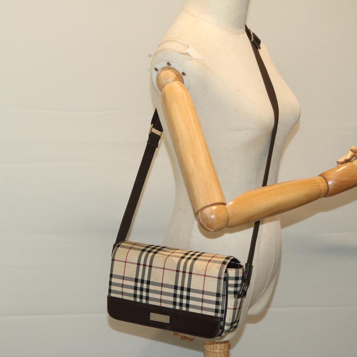 BURBERRY Nova Check Shoulder Bag Nylon Beige Auth 68013